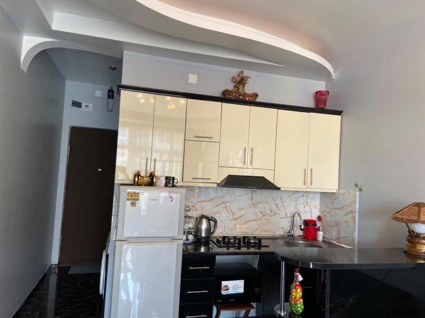 Apartment Vaja Fshavela N16 Batumi Eksteriør billede